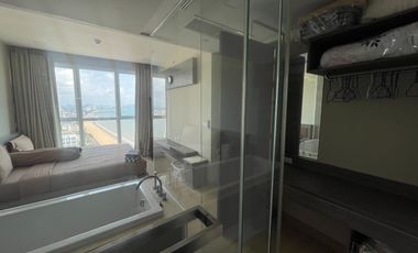 Cetus Beachfront Condominium  Location: Jomtien Beach Road