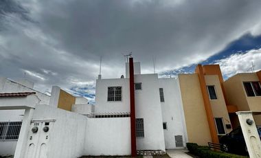 venta casa en coto Paso de Argenta al norte de AGS Cerca de Margaritas