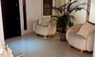 Se alquila casa remodelada en Vía a la Costa