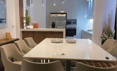 Se alquila casa remodelada en Vía a la Costa