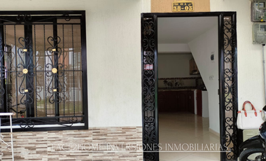 CASA ESQUINERA CON GARAJE CUBIERTO DOS APARTAMENTOS INDEPENDIENTES EN VENTA