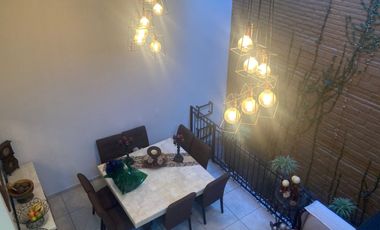 CASA HABITACIÓN PARA USO COMECIAL EN EL CENTRO DE CIUDAD GUZMAN JALISCO