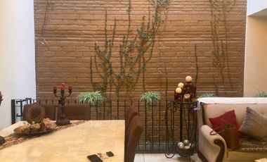 CASA HABITACIÓN PARA USO COMECIAL EN EL CENTRO DE CIUDAD GUZMAN JALISCO