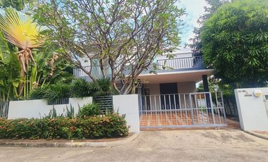 Single big house for rent, Villa Acadia Srinakarin, Soi Sridan 22