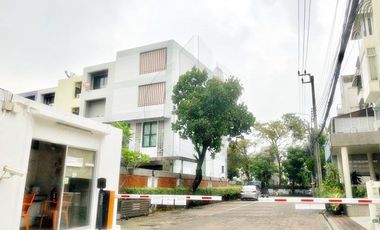 71 Sale with Tenant Townhouse in Moo Ban Home Place Sukhumvit 71