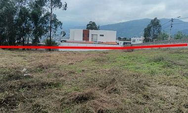 TERRENO DE VENTA EN CUMBAYA