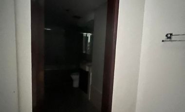 Below market 3 bedroom for sale in Renaissance Tower near Tektite, Podium Mall, 30th Mall, Shangrila, Megamall, Estancia and Capitol Commons