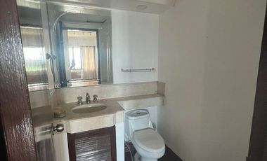 Below market 3 bedroom for sale in Renaissance Tower near Tektite, Podium Mall, 30th Mall, Shangrila, Megamall, Estancia and Capitol Commons
