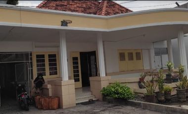 Rumah disewakan di Tegalsari, Surabaya