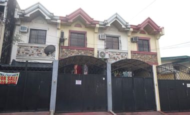 3 Storey with 3 Bedrooms and 1 Car Garage House and Lot For Sale in Project 6 QC PH2648