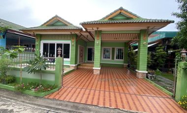 Single house for sale Ploenjai Village 4, area 155 sq m, usable area 232 sq m, near the bus station and The Ozone market, Thap Ma Subdistrict, Mueang Rayong District, Rayong Province.