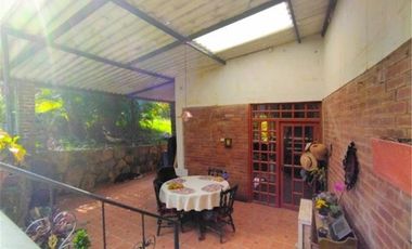 Venta - La Mesa, finca con Local Comercial sonre via San Joaquín