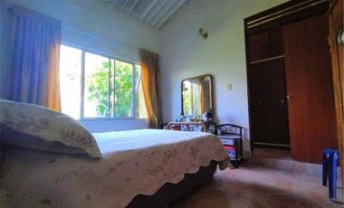 Venta - La Mesa, finca con Local Comercial sonre via San Joaquín