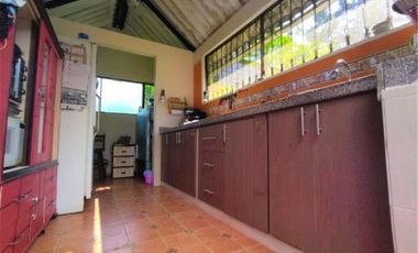 Venta - La Mesa, finca con Local Comercial sonre via San Joaquín