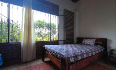 Venta - La Mesa, finca con Local Comercial sonre via San Joaquín
