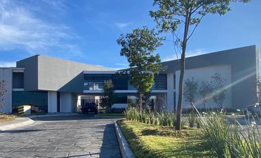 LUJOSA CASA EN QUIVIRA RESIDENCIAL