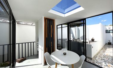 San Ángel Casa en Venta 5R 3.5B 3E Patios Terrazas Roof Garden.