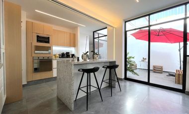 San Ángel Casa en Venta 5R 3.5B 3E Patios Terrazas Roof Garden.