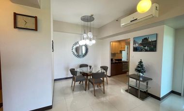 2 Bedroom for rent  in 8 Forbestown Taguig facing golf course