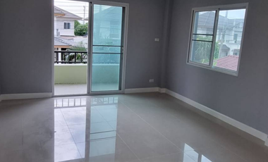 2 storey detached house, Vista Ville 93 wa, beautiful house like new, ready to move in, selling cheap