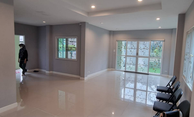 2 storey detached house, Vista Ville 93 wa, beautiful house like new, ready to move in, selling cheap