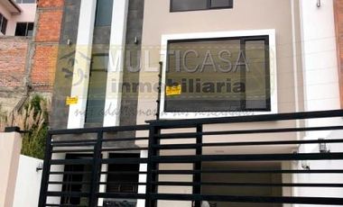 Se Vende Casa Comercial De Lujo De 3 Departamentos Independientes En Totoracocha, Cuenca - Ecuador