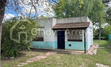 Casa dos dormitorios en calle Alberdi (Verónica, partido de Punta Indio)