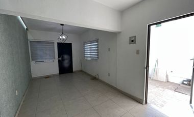 SE VENDE BONITA CASA EN EL FRACCIONAMIENTO ATENAS