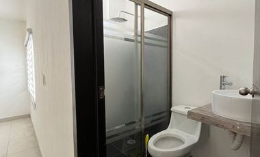 SE VENDE BONITA CASA EN EL FRACCIONAMIENTO ATENAS