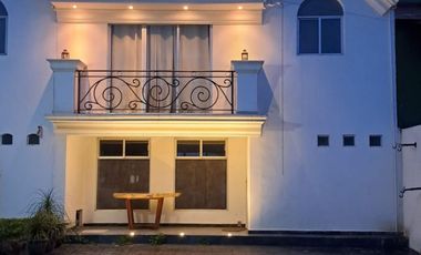 METEPEC, EDOMEX CASA EQUIPADA PARA EJECUTIVOS  DENTRO DE FRACCIONAMIENTO CON EXCELENTE UBICACION