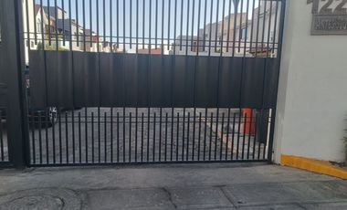 METEPEC, EDOMEX CASA EQUIPADA PARA EJECUTIVOS  DENTRO DE FRACCIONAMIENTO CON EXCELENTE UBICACION