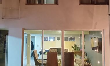 METEPEC, EDOMEX CASA EQUIPADA PARA EJECUTIVOS  DENTRO DE FRACCIONAMIENTO CON EXCELENTE UBICACION