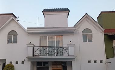 METEPEC, EDOMEX CASA EQUIPADA PARA EJECUTIVOS  DENTRO DE FRACCIONAMIENTO CON EXCELENTE UBICACION