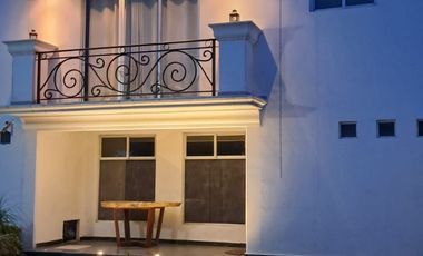 METEPEC, EDOMEX CASA EQUIPADA PARA EJECUTIVOS  DENTRO DE FRACCIONAMIENTO CON EXCELENTE UBICACION
