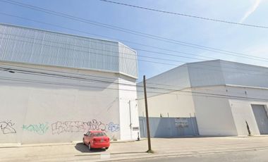 Se renta nave industrial en zona Finsa