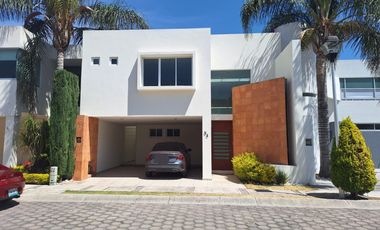 Casa Nueva en Renta en Fraccionamiento Valle Real, Zona Lomas de Angelopolis