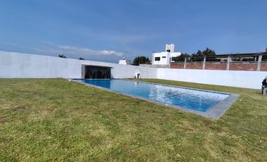 CASA EN VENTA CON ROOG GARDEN Y ALBERCA EN YECAPIXTLA