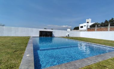 CASA EN VENTA CON ROOG GARDEN Y ALBERCA EN YECAPIXTLA