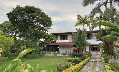 ESPACIOSA CASA DE DESCANSO, INDEPENDIENTE,  SECTOR CASCAJAL - SUR CALI