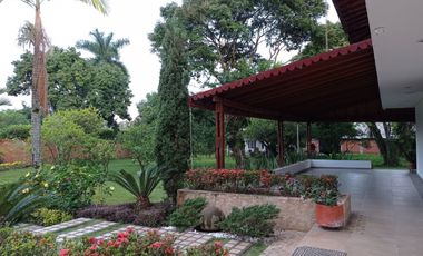 ESPACIOSA CASA DE DESCANSO, INDEPENDIENTE,  SECTOR CASCAJAL - SUR CALI