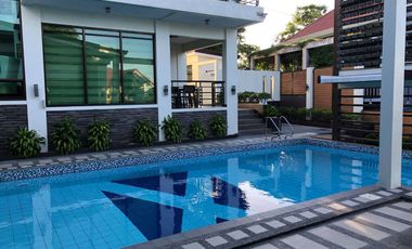 super Prime location house with pool in Tagaytay City with 993sqm Lot Area