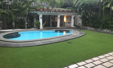 Low-Profile but Sprawling House in Ayala Alabang for Sale
