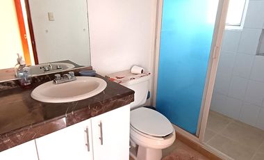 JURIQUILLA, CASA EN CONDOMINIO CON LA MEJOR UBICACIÓN.  3 RECÁMARAS, ESTUDIO, 2.5 BAÑOS, JARDÍN, 2/3 AUTOS, BODEGA.