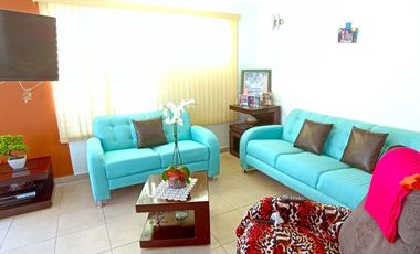JURIQUILLA, CASA EN CONDOMINIO CON LA MEJOR UBICACIÓN.  3 RECÁMARAS, ESTUDIO, 2.5 BAÑOS, JARDÍN, 2/3 AUTOS, BODEGA.