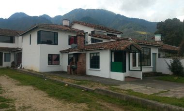 VENTA O PERMUTA  CASA EN SESQUILE
