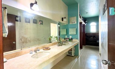 Casa estilo californiano de 2 plantas en fraccionamiento exclusivo