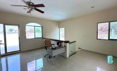 Casa estilo californiano de 2 plantas en fraccionamiento exclusivo
