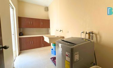 Casa estilo californiano de 2 plantas en fraccionamiento exclusivo