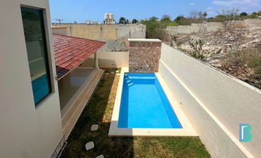 Casa estilo californiano de 2 plantas en fraccionamiento exclusivo