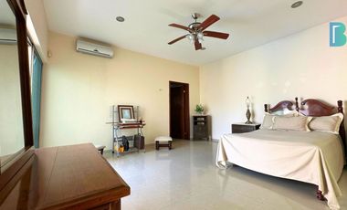 Casa estilo californiano de 2 plantas en fraccionamiento exclusivo